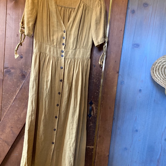 Homestead Dress - Picture 6 of 6